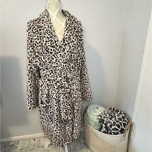 VICTORIA’S SECRET LEOPARD PRINT ROBE